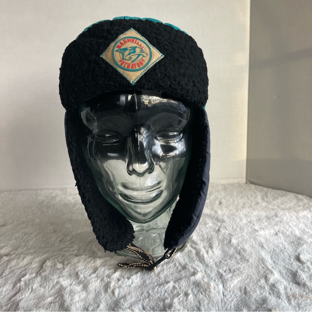 Vintage NHL Nashville Predators Black Winter Hat with Ear Flaps trapper .